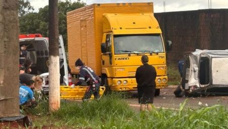 A ocorrência deixou a via parcialmente interditada até a remoção dos veículos 