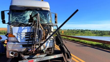 O acidente aconteceu na manhã de hoje