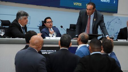 Sess&atilde;o ordin&aacute;ria na C&acirc;mara Municipal