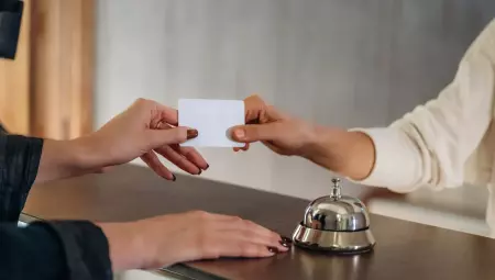 A norma n&atilde;o se aplica a im&oacute;veis alugados por plataformas digitais, como Airbnb ou Booking