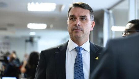 Senador Fl&aacute;vio Bolsonaro