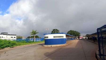 Tempo amanheceu metade nublado e metade sol em Campo Grande