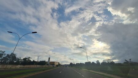 Clima em Campo Grande amanheceu com bastante nuvens