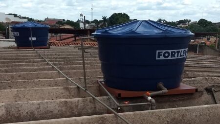 Idoso que caiu do telhado enquanto limpava caixa d'água morre em Dourados