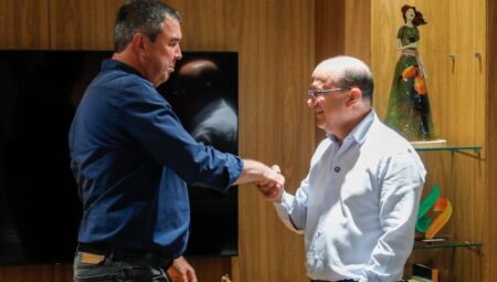 Governador tira f&eacute;rias e retorna no dia 16 de janeiro 