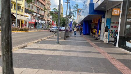 A paralisa&ccedil;&atilde;o atinge o momento mais cr&iacute;tico do calend&aacute;rio de vendas, 