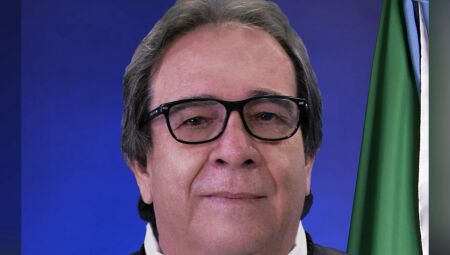 A posse ocorre de forma imediata.