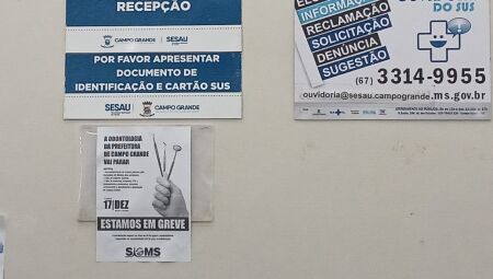 Folders foram colocados nas unidades de sa&uacute;de