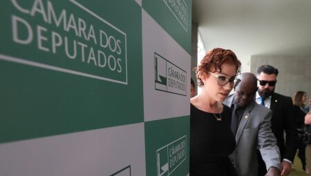 Carla Zambelli pode ser extraditada