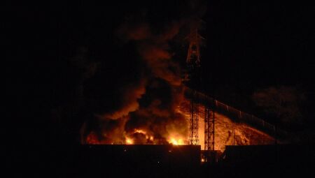 Imagem do inc&ecirc;ndio em Fuerte Tiuna, o maior complexo militar da Venezuela