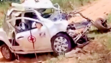 Ambul&acirc;ncia ficou destru&iacute;da no acidente