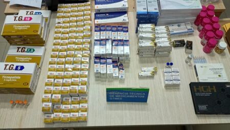 Entre os produtos apreendidos estavam 3.168 ampolas de tirzepatida, 78 canetas de retratutida