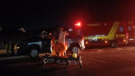 Bombeiros socorreram a mulher ap&oacute;s o acidente