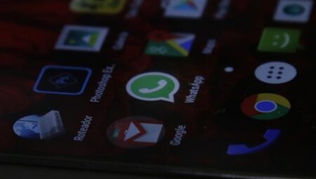 Amea&ccedil;as foram direcionadas pelo WhatsApp