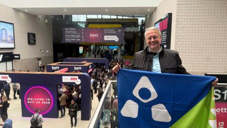 Dr. Alessandro Gomes Lewandowski, foi o representante na feira, realizada em Londres, entre os dias 21 a 23 de janeiro