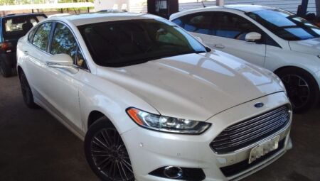  Ford Fusion AWD GTDI 2013/2014, com lance inicial de R$ 17.352,00
