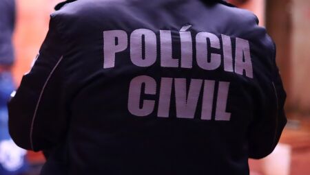 Policial est&aacute; afastado - 