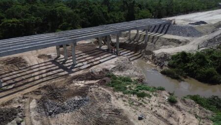 Constru&ccedil;&atilde;o do acesso &agrave; ponte internacional da Rota Bioce&acirc;nica