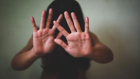 Menina sofria viol&ecirc;ncia sexual - 