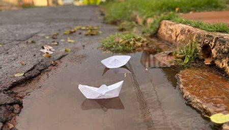 Barquinhos retratam o protesto dos moradores