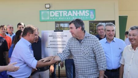 Senador Nelsinho Trad e o governador Eduardo Riedel -