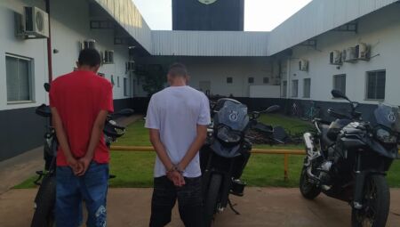 Adolescente &eacute; apreendido com droga e dois s&atilde;o presos por tr&aacute;fico na Capital