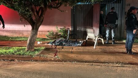 Crime foi cometido na frente de uma resid&ecirc;ncia