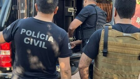 Professor foi preso na pr&oacute;pria resid&ecirc;ncia