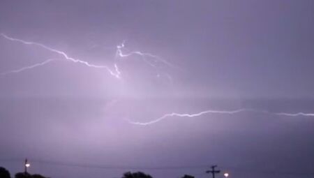 Raios est&atilde;o sendo constantes com as chuvas em MS