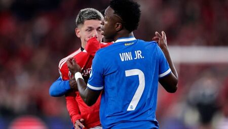 Discuss&atilde;o entre jogadores aconteceu ap&oacute;s o gol do Real Madrid