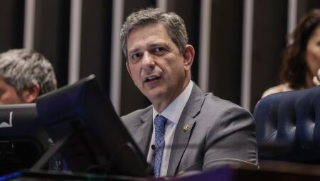 Senador Rog&eacute;rio Carvalho, l&iacute;der do PT