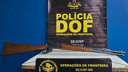 Arma apreendida pelos policiais