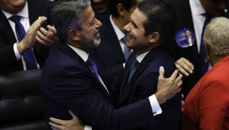 Hugo Motta e seu antecessor e padrinho, Arthur Lira