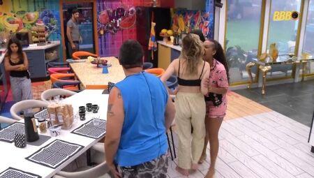 V&Iacute;DEO: Sol &eacute; expulsa do BBB 26 ap&oacute;s agress&atilde;o contra Ana Paula
