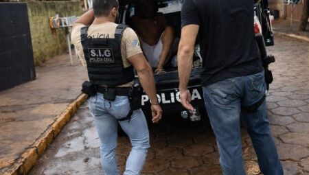 Ap&oacute;s a pris&atilde;o em flagrante o suspeito foi encaminhado &agrave; Delegacia de Pol&iacute;cia e permanece &agrave; disposi&ccedil;&atilde;o da Justi&ccedil;a