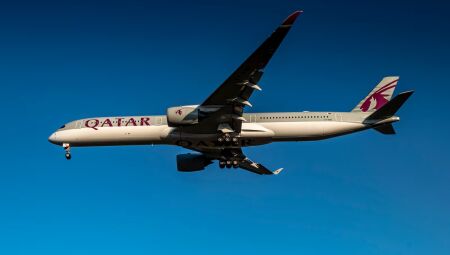 Conflito no Oriente M&eacute;dio leva companhias a&eacute;reas a suspender voos