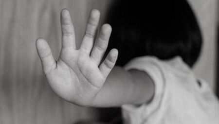 Crian&ccedil;a v&iacute;tima de maus-tratos | Imagem ilustrativa