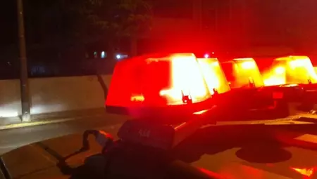 Jovem leva quatro tiros ap&oacute;s ataque de dupla em moto em Corumb&aacute;