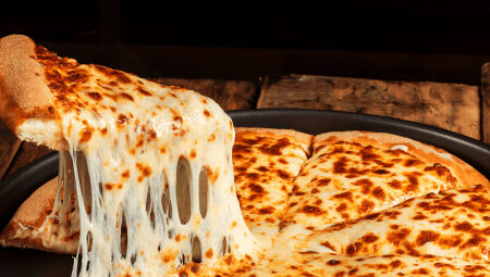 Pizzaria com mais de 100 intoxicados tinha insetos e alimentos mal estocados