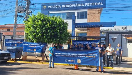 Protesto aconteceu em frente a sede da PRF em Campo Grande