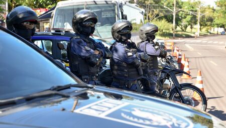 Na &aacute;rea da confer&ecirc;ncia, tr&ecirc;s viaturas e pelo menos 12 guardas civis estar&atilde;o dedicados &agrave; seguran&ccedil;a