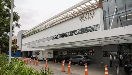 Bolsonaro &eacute; internado em UTI hospitalar com broncopneumonia bilateral