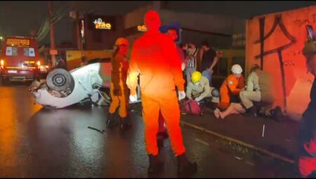 Passageira foi atendida pelo Corpo de Bombeiros