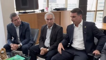 V&Iacute;DEO: 'MS n&atilde;o tem espa&ccedil;o para esquerda', diz Fl&aacute;vio Bolsonaro em encontro com Riedel
