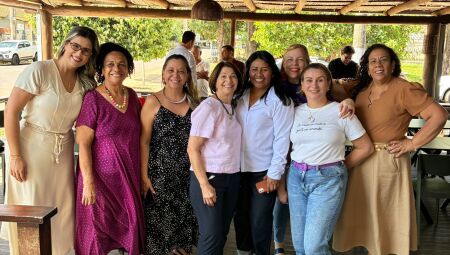 Marisa Serrano debate sua trajet&oacute;ria com a presen&ccedil;a de mulheres tucanas no Caf&eacute; com Pol&iacute;tica