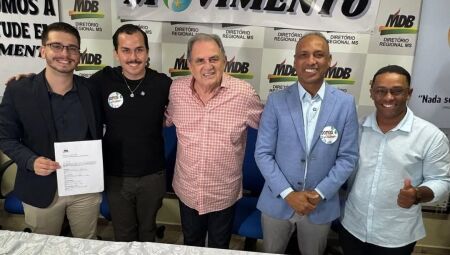 MDB amplia base e recebe 30 novos filiados da juventude
