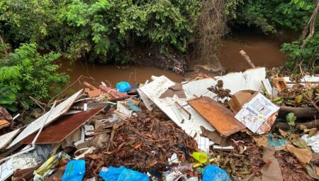 Homem &eacute; preso em flagrante por descarte irregular de lixo em &aacute;rea de preserva&ccedil;&atilde;o