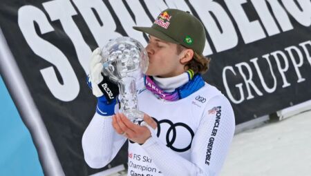 Lucas Pinheiro Braathen venceu o t&iacute;tulo do slalom gigante da Copa do Mundo de esqui alpino