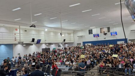 Servidores em protesto lotam a C&acirc;mara - Foto: Sarah Chaves