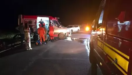 Motorista cochila e provoca acidente com ambul&acirc;ncia em MS
